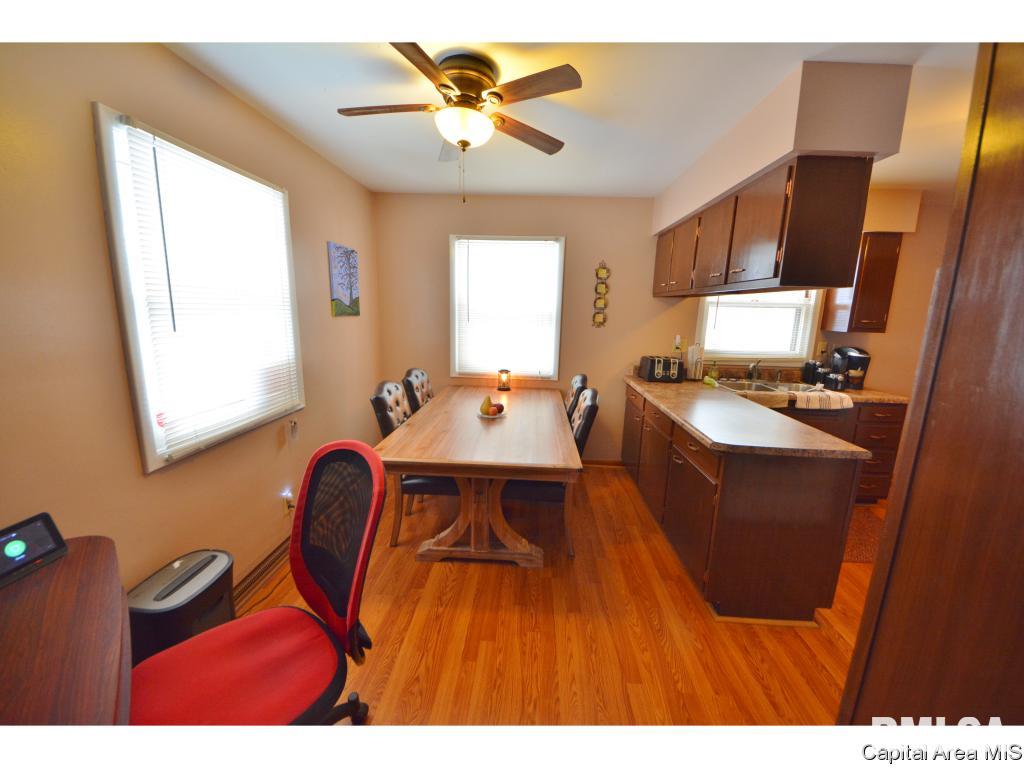 1025 North 8th Street Springfield, IL 62702 - Photo 6 of 28