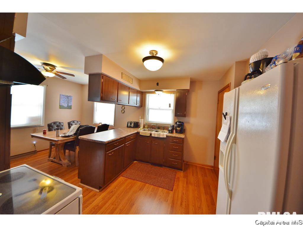 1025 North 8th Street Springfield, IL 62702 - Photo 7 of 28