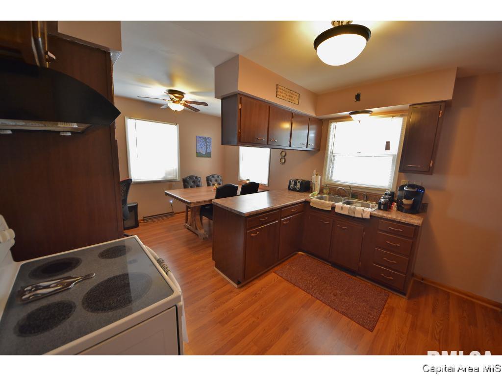 1025 North 8th Street Springfield, IL 62702 - Photo 8 of 28