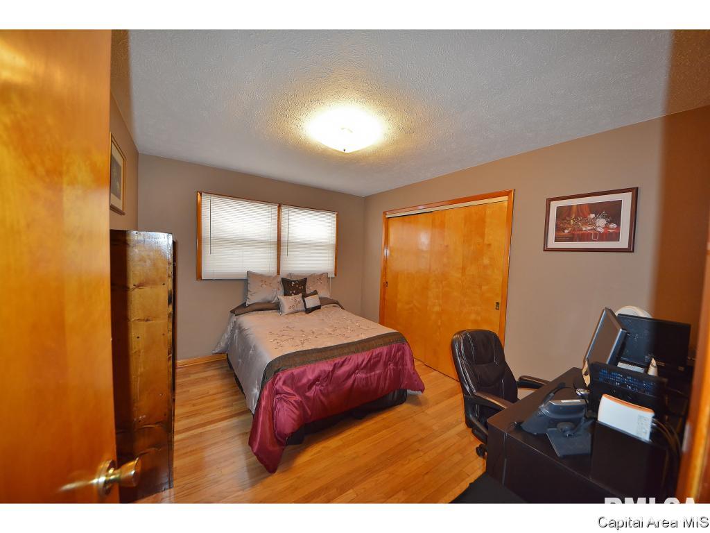 1025 North 8th Street Springfield, IL 62702 - Photo 9 of 28