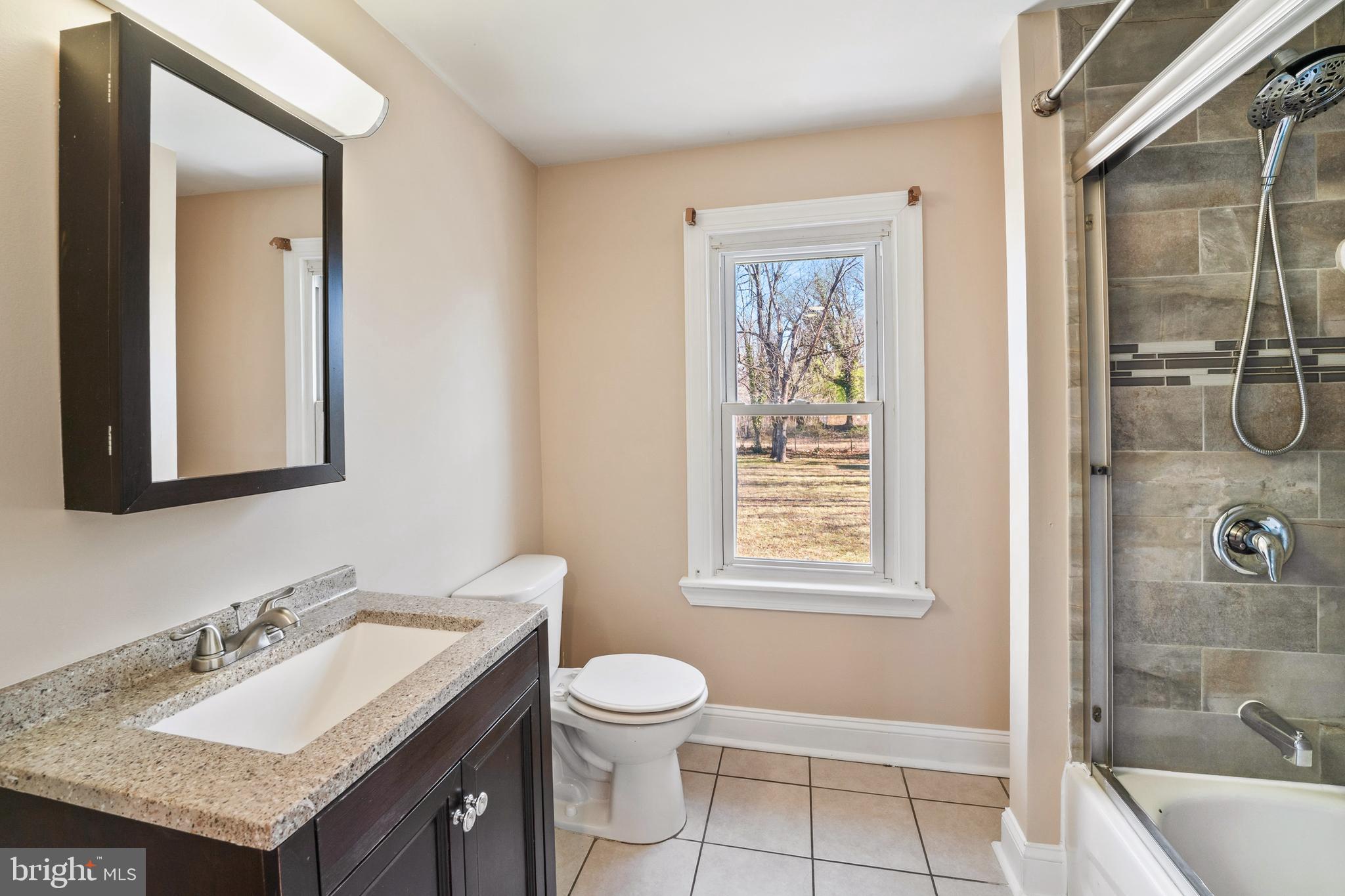 1311 Penn Line Road Paulsboro, NJ 08066 - Photo 5 of 24 Full Bathroom