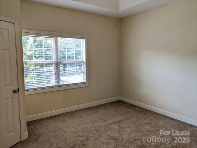 $1,400 | 917 Shearer Street, Unit 20, Davidson, NC 28036