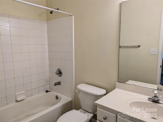 $1,400 | 917 Shearer Street, Unit 20, Davidson, NC 28036