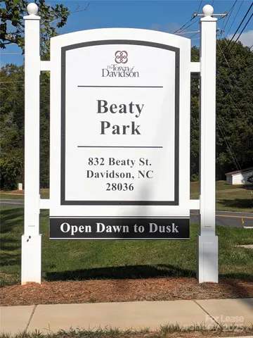 $1,400 | 917 Shearer Street, Unit 20, Davidson, NC 28036