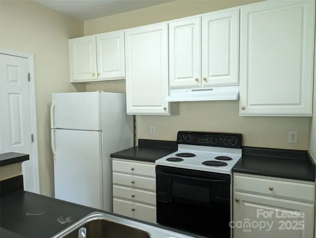 $1,400 | 917 Shearer Street, Unit 20, Davidson, NC 28036