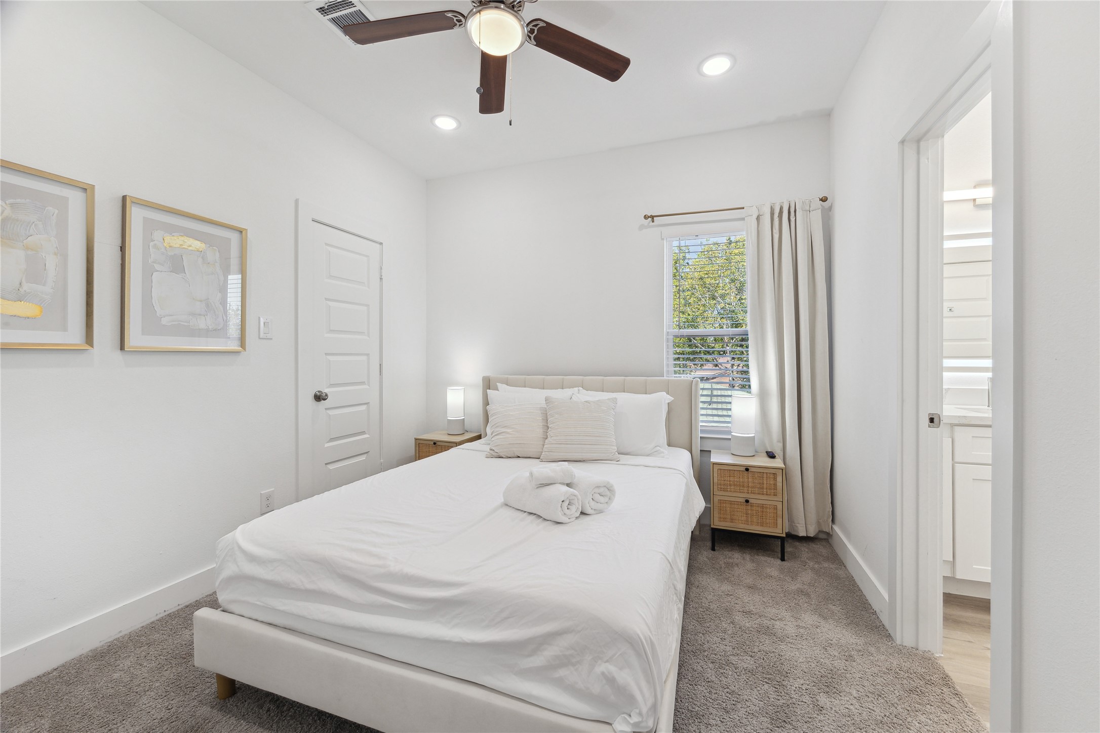 3828 Noah Street, Unit B Houston, TX 77021 - Photo 6 of 10 a bed room with a bed and a window