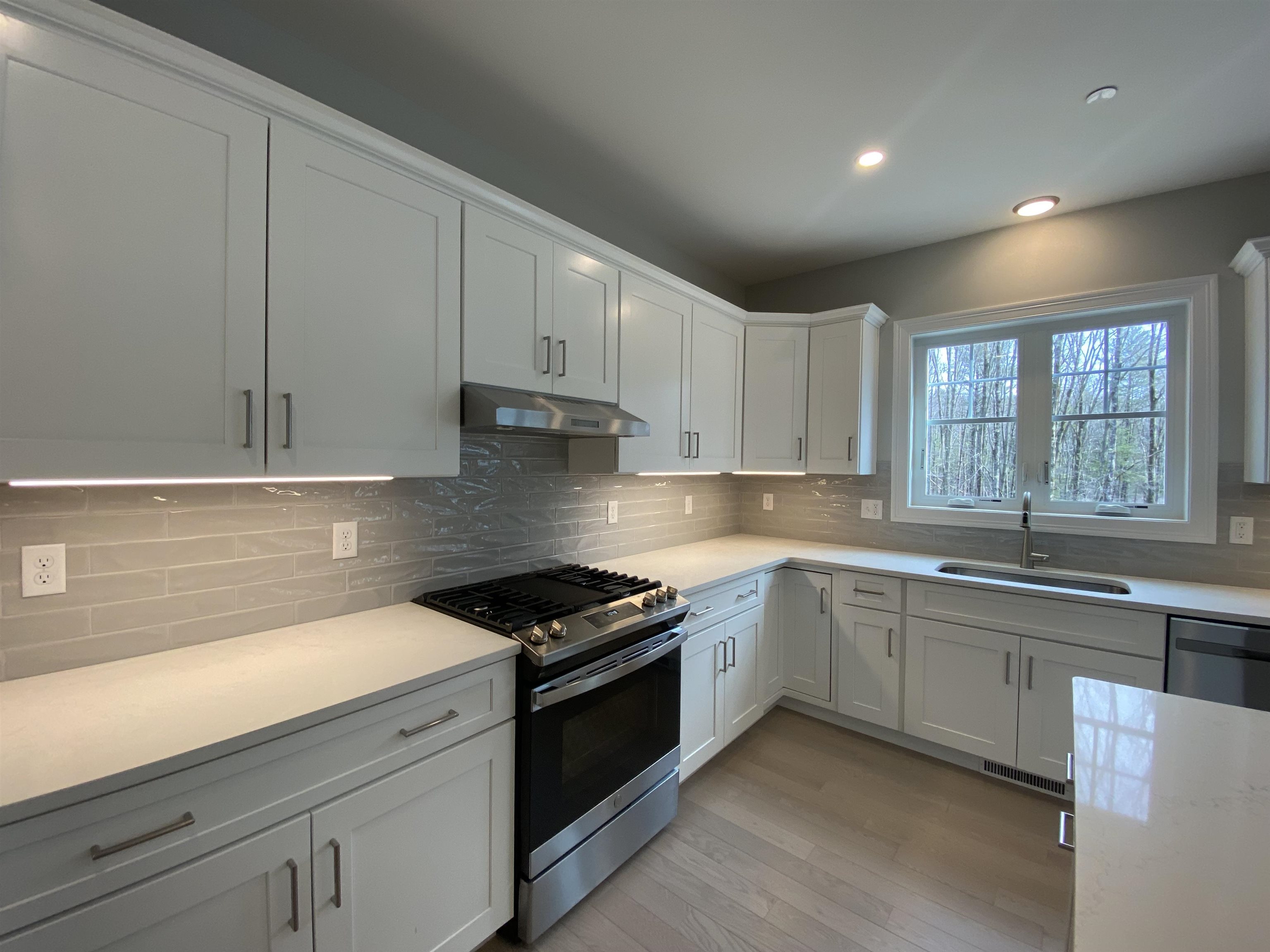 0 Banfield Road, Unit 7 Portsmouth, NH 03801 - Photo 2 of 32