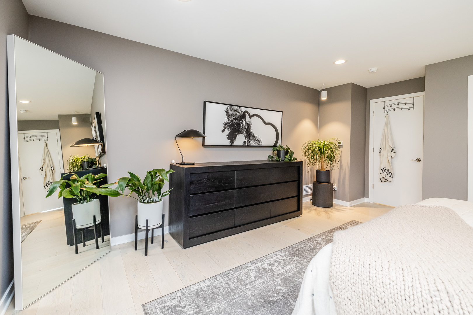 3060 Orange Brace Road Riverwoods, IL 60015 - Photo 21 of 36 a bedroom with a bed and a chair