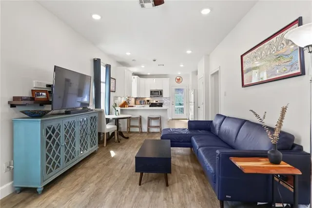 $2,300 | 705 R Behrman Avenue, New Orleans, LA 70114