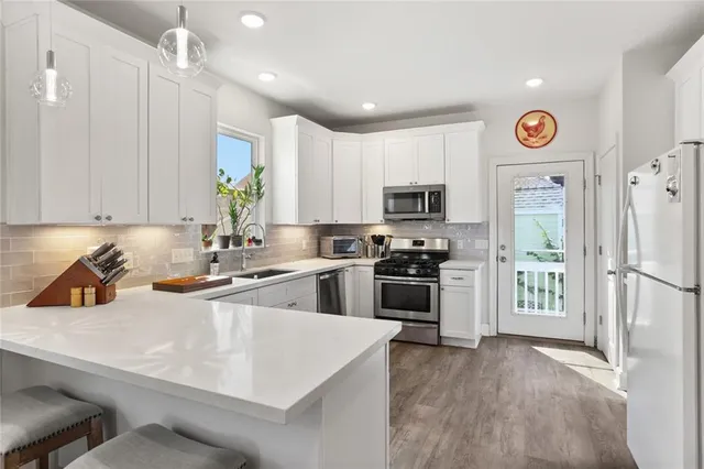 $2,300 | 705 R Behrman Avenue, New Orleans, LA 70114