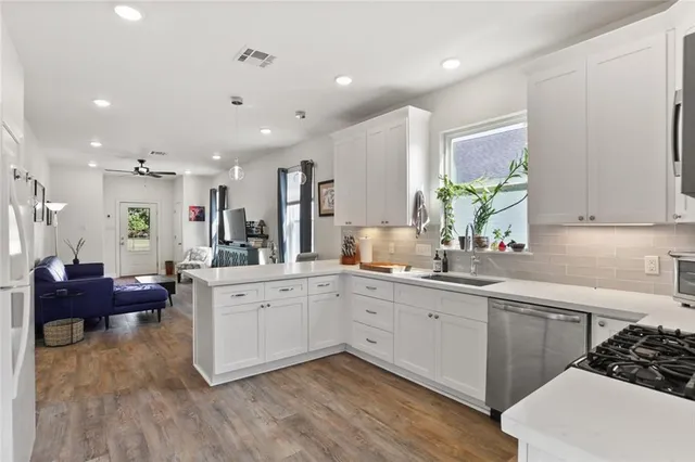 $2,300 | 705 R Behrman Avenue, New Orleans, LA 70114