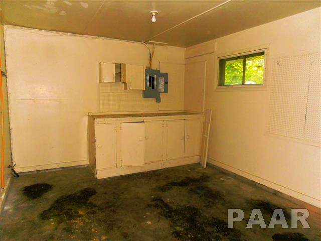5402 North Ronald Road Peoria, IL 61614 - Photo 15 of 16 Gallery Image 15