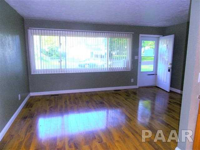 5402 North Ronald Road Peoria, IL 61614 - Photo 4 of 16 Gallery Image 4