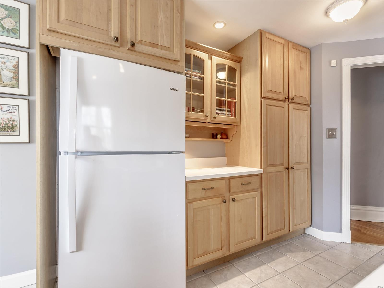 42 West Jackson Road Webster Groves, MO 63119 - Photo 8 of 20 Gallery Image 8