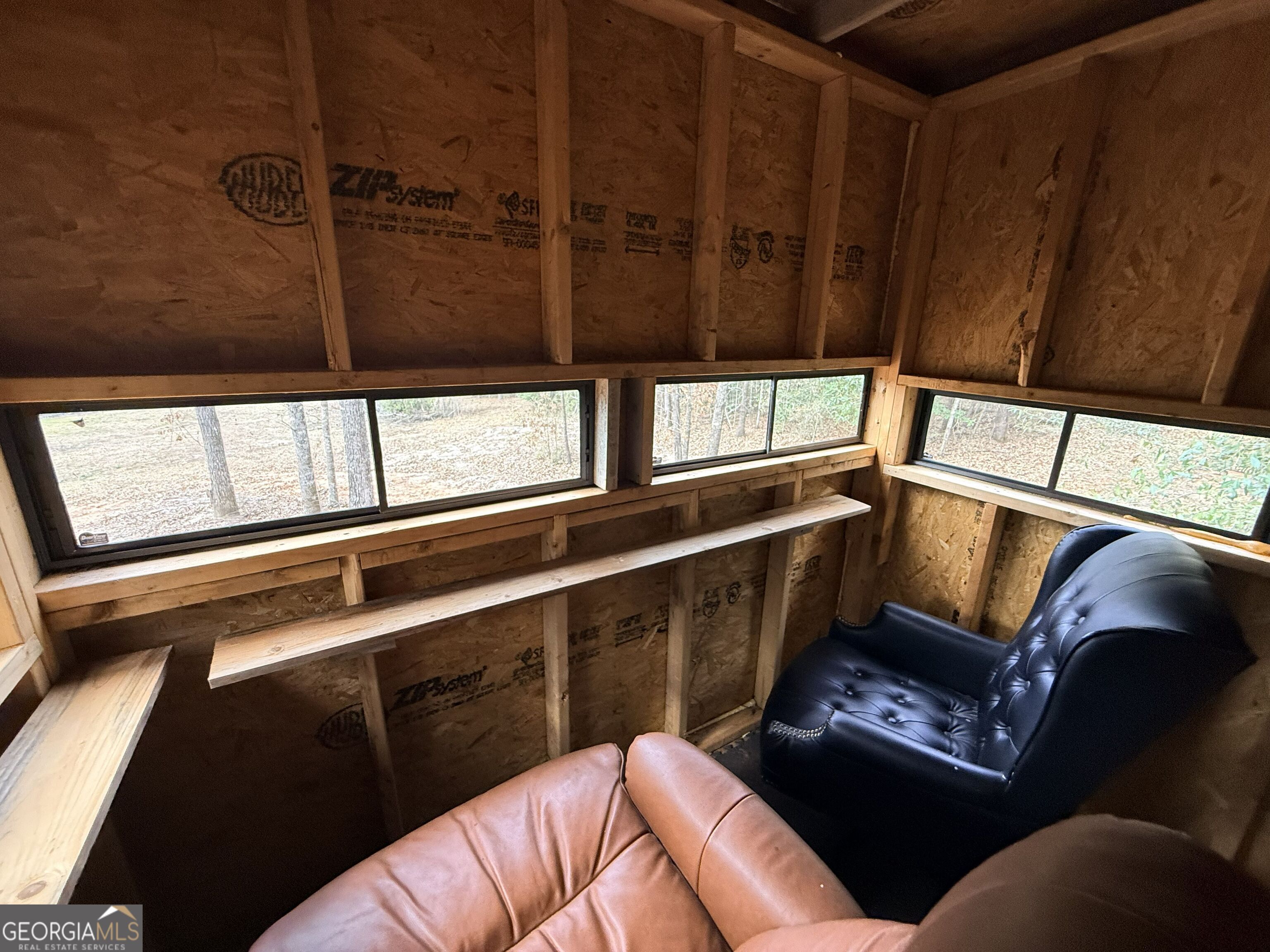 301 Beaver Dam Road Toomsboro, GA 31090 - Photo 64 of 99 a living room with furniture