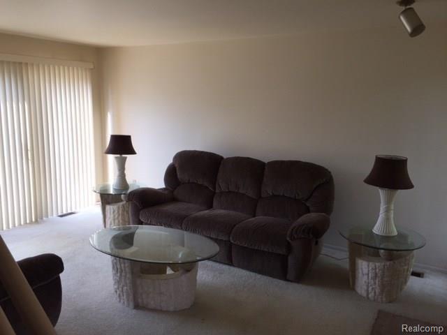 5274 East 14 Mile Road Warren, MI 48092 - Photo 4 of 16