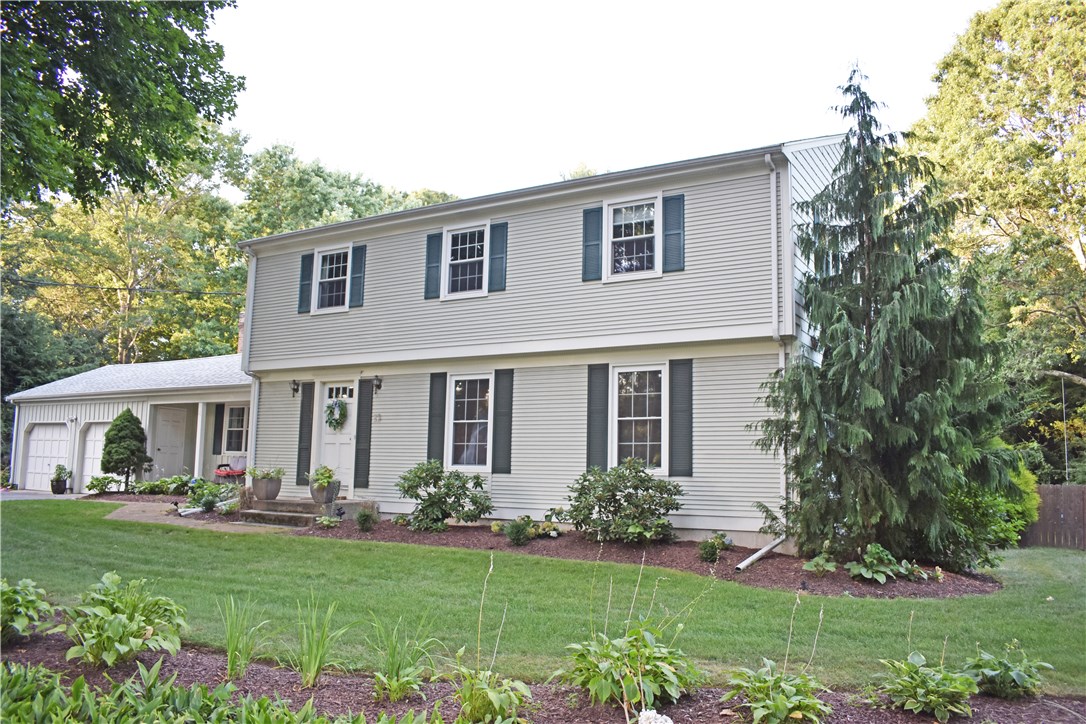 23 Heritage Road Barrington, RI 02806 - Photo 1 of 33
