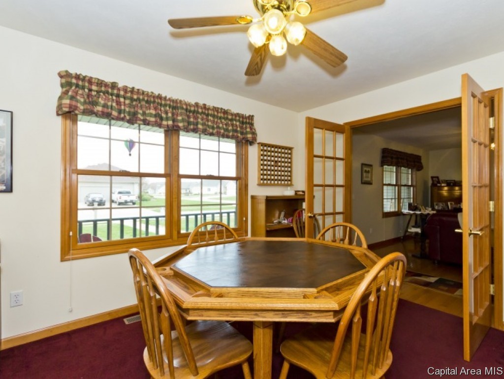 227 Huntington Road Chatham, IL 62629 - Photo 12 of 36 Gallery Image 12
