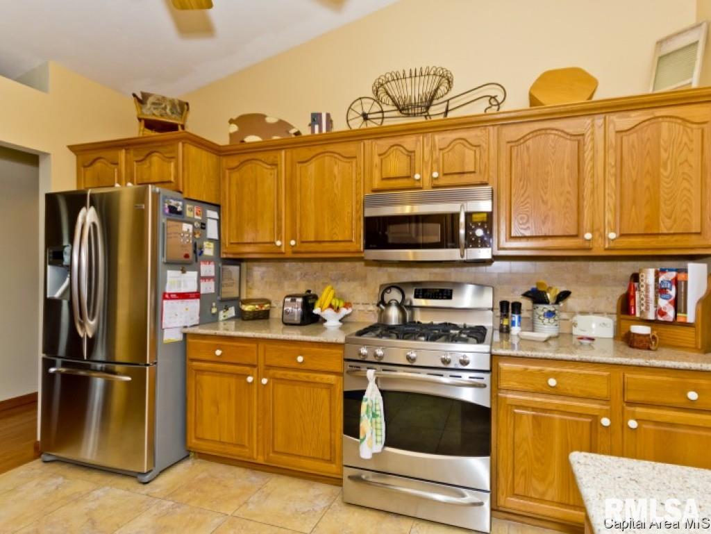 227 Huntington Road Chatham, IL 62629 - Photo 13 of 36 Gallery Image 13