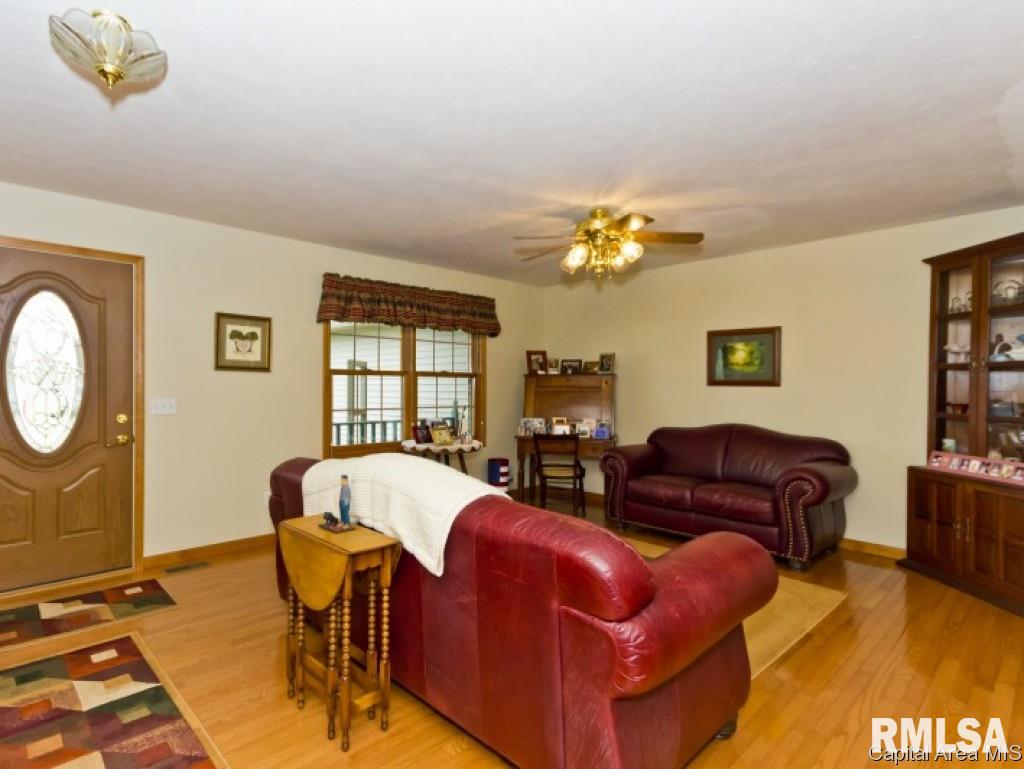 227 Huntington Road Chatham, IL 62629 - Photo 2 of 36 Gallery Image 2
