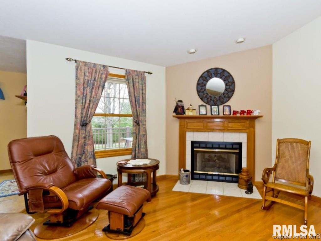 227 Huntington Road Chatham, IL 62629 - Photo 6 of 36 Gallery Image 6