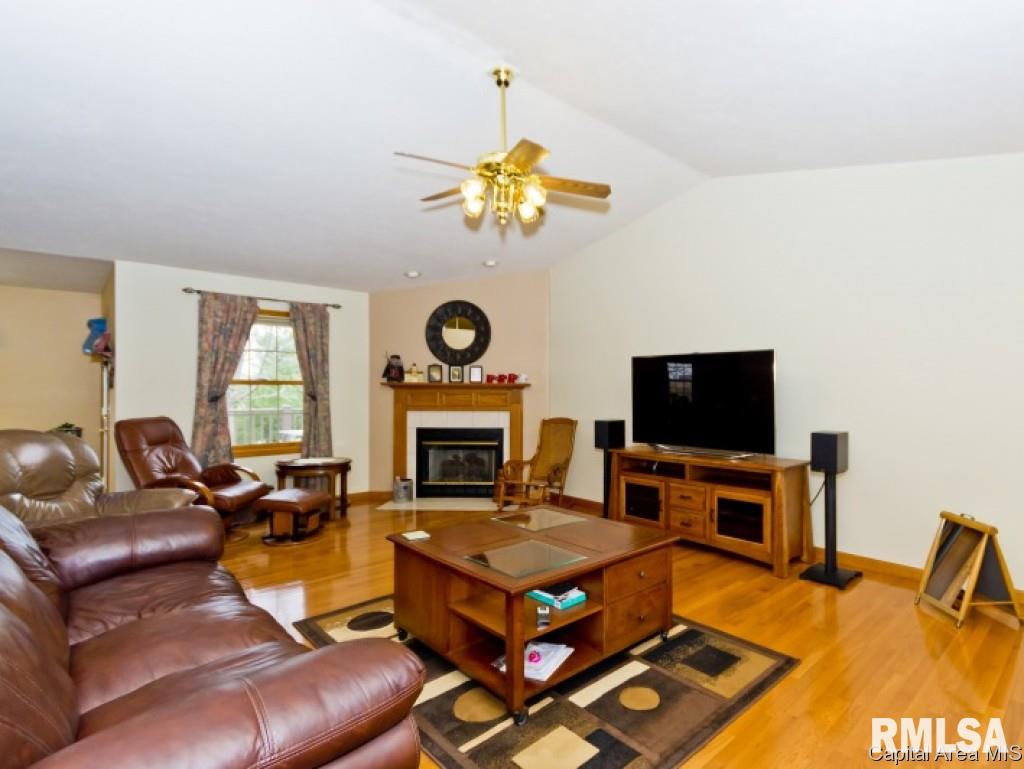 227 Huntington Road Chatham, IL 62629 - Photo 9 of 36 Gallery Image 9