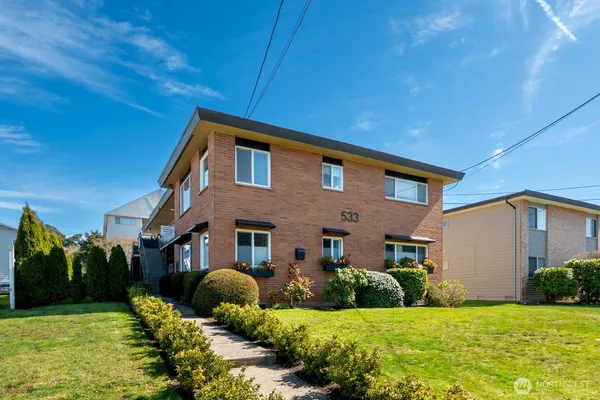 $1,850,000 | 533 4th Avenue South, Unit 16, Edmonds, WA 98020