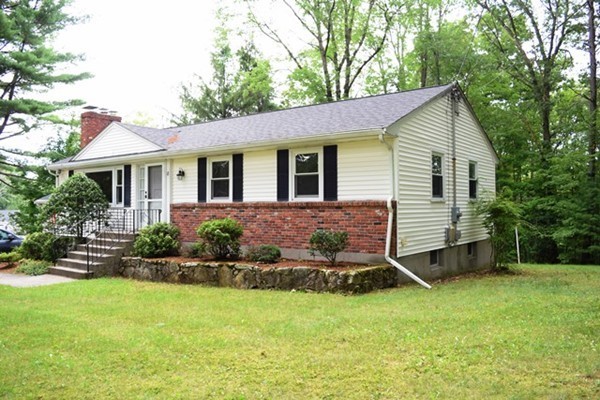 8 Edgewood Road Southborough, MA 01772 - Photo 3 of 22 Gallery Image 3