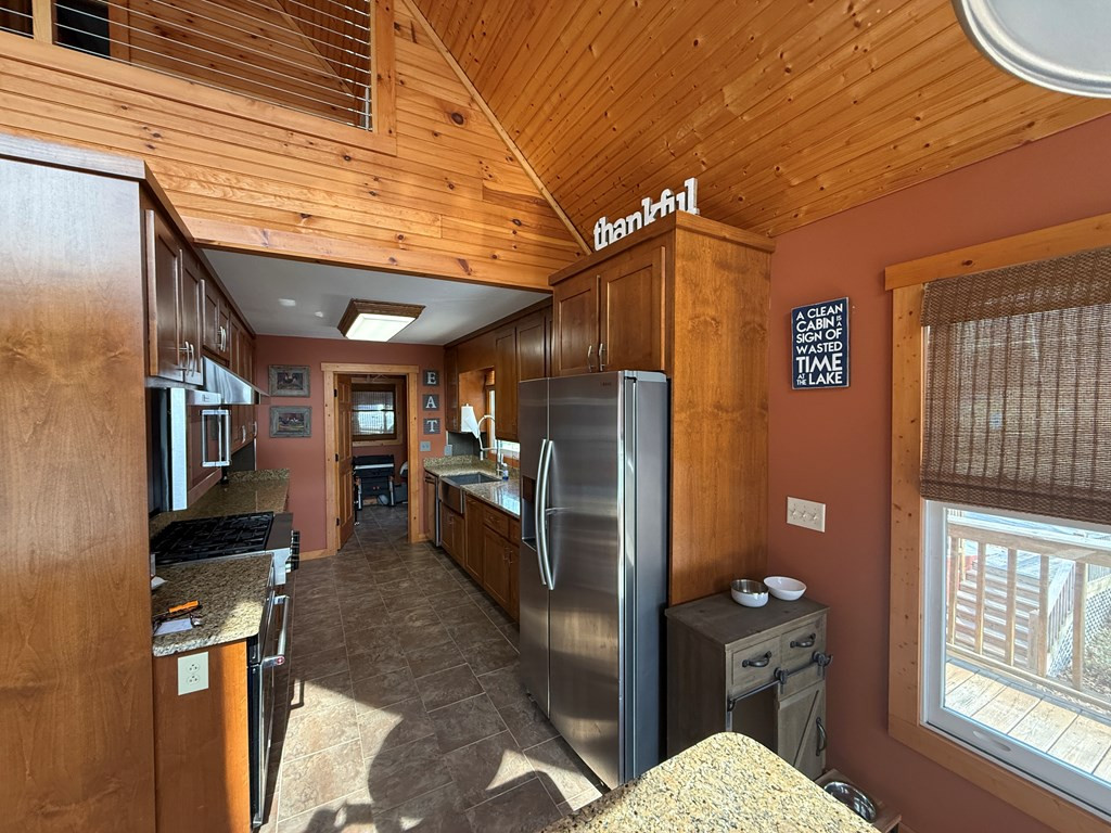 270 Marina Road Murphy, NC 28906 - Photo 19 of 69 Galley kitchen