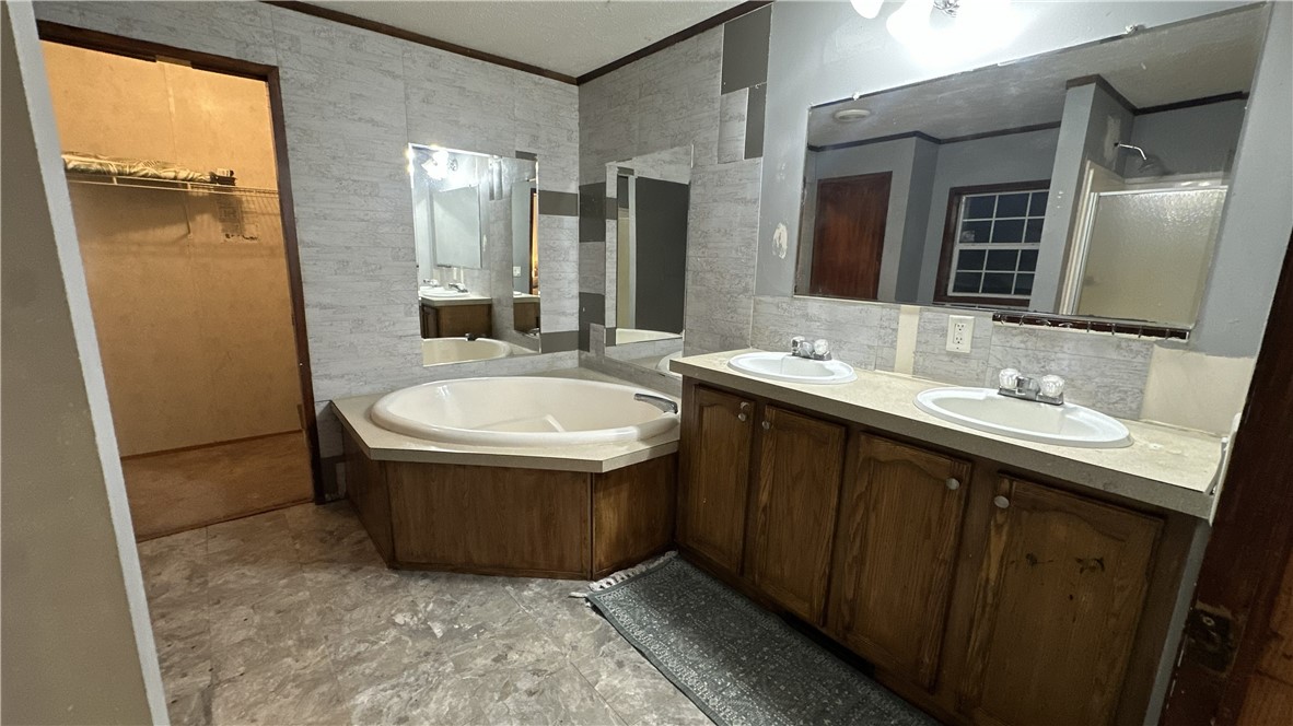 2164 Edwards Road Waterloo, NY 13165 - Photo 13 of 22 Gallery Image 13