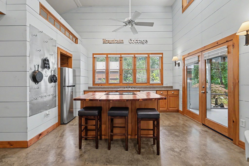 256 Low Gap Road Hayesville, NC 28904 - Photo 8 of 60 Gallery Image 8