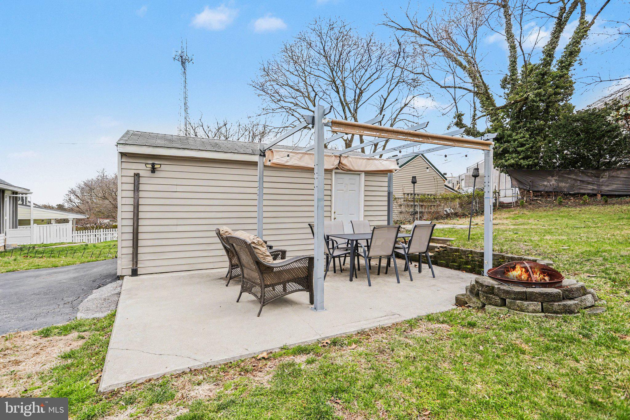 524 Hillcrest Road York, PA 17403 - Photo 23 of 26 Patio area