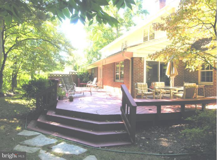 819 Ridge Drive McLean, VA 22101 - Photo 17 of 17 Exterior (Rear)