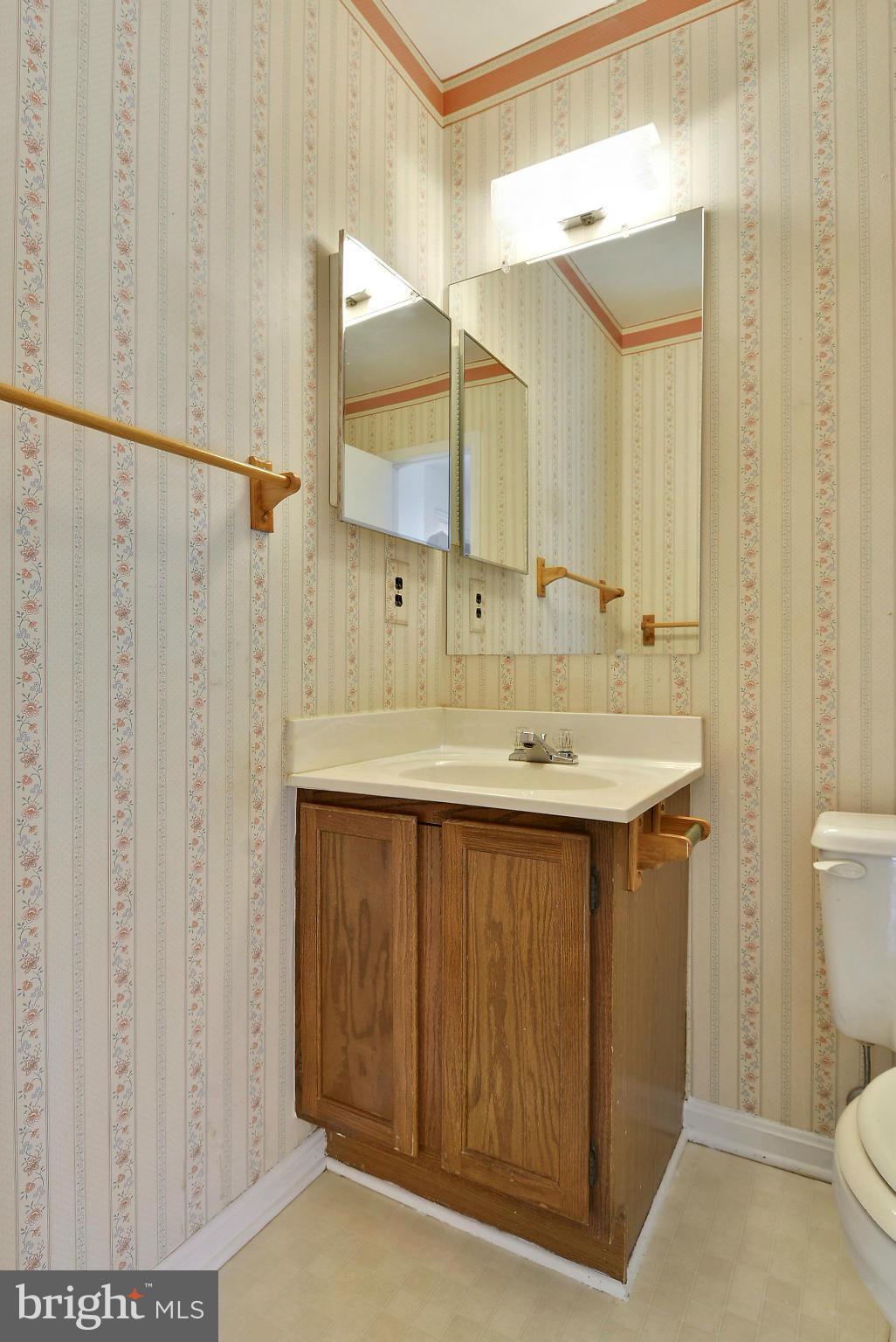 7306 Spring View Court Springfield, VA 22153 - Photo 16 of 30 Bath