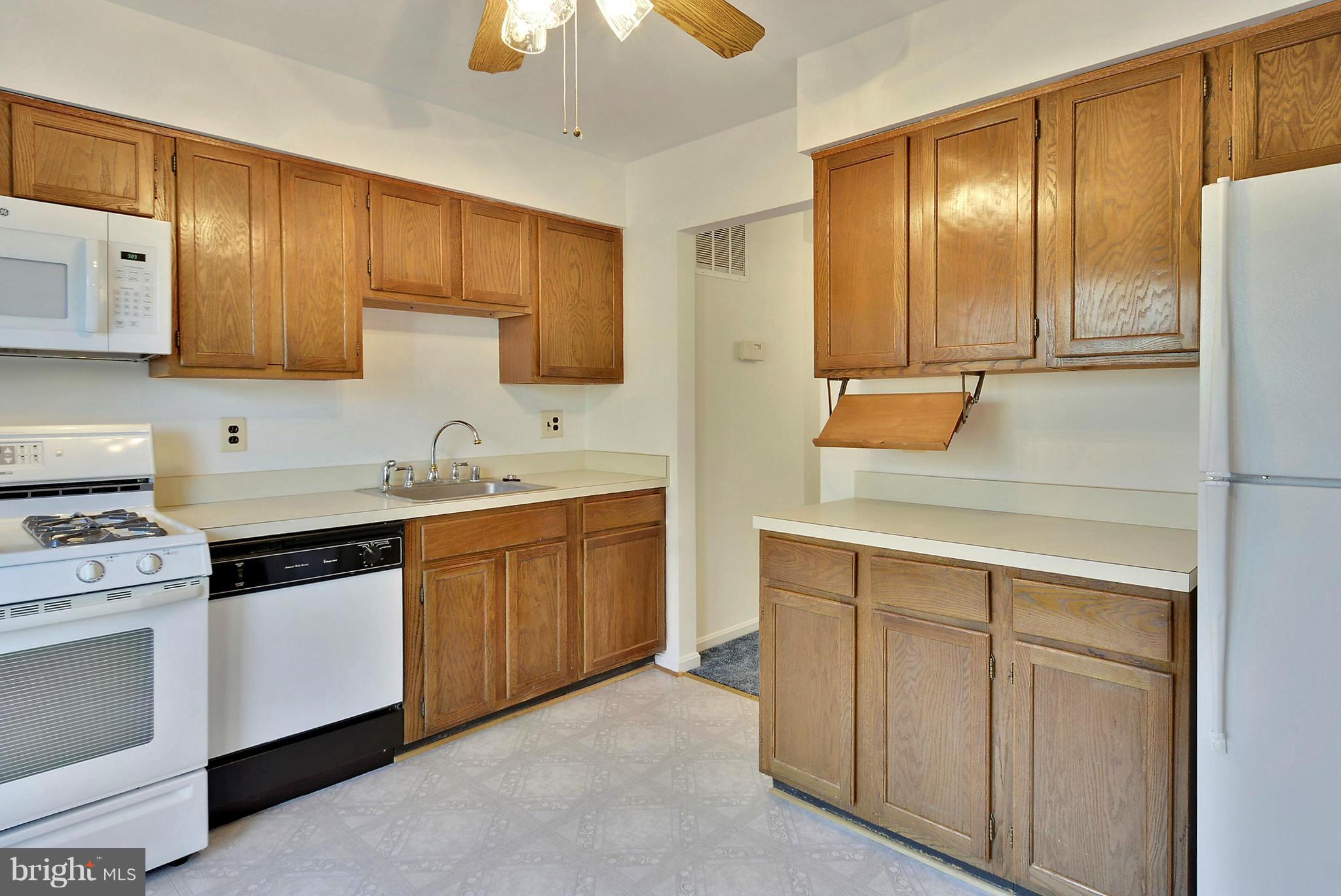 7306 Spring View Court Springfield, VA 22153 - Photo 7 of 30 Kitchen