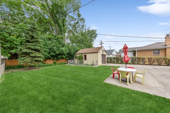 1220 South Fairview Avenue Park Ridge, IL 60068 - Photo 16 of 19 a house view with a sitting space and garden