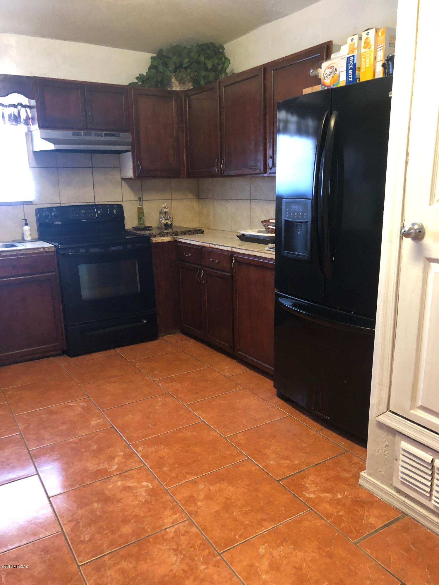 701 West Valencia Road Tucson, AZ 85756 - Photo 18 of 24 Kitchen