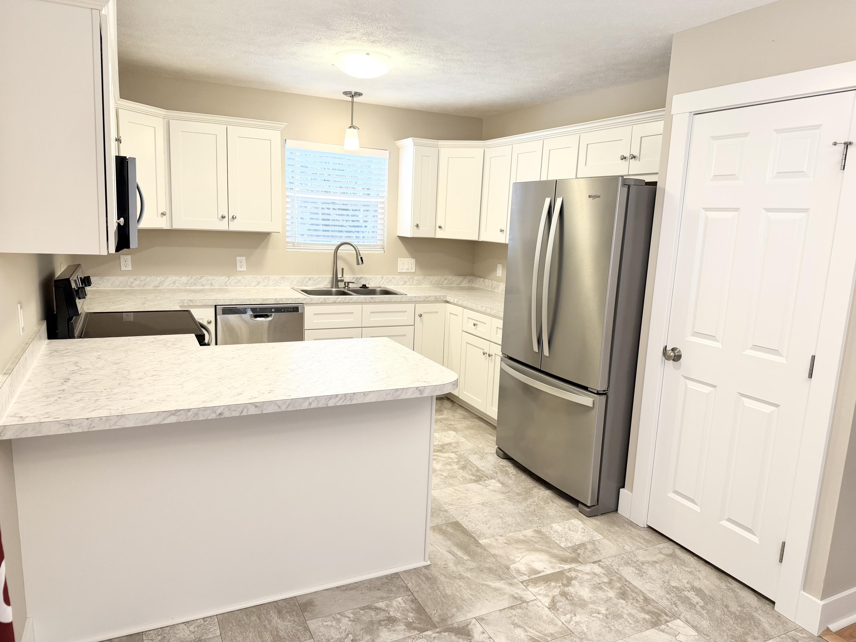 2590 Eagle Ridge Muskegon, MI 49444 - Photo 2 of 31 IMG_3655