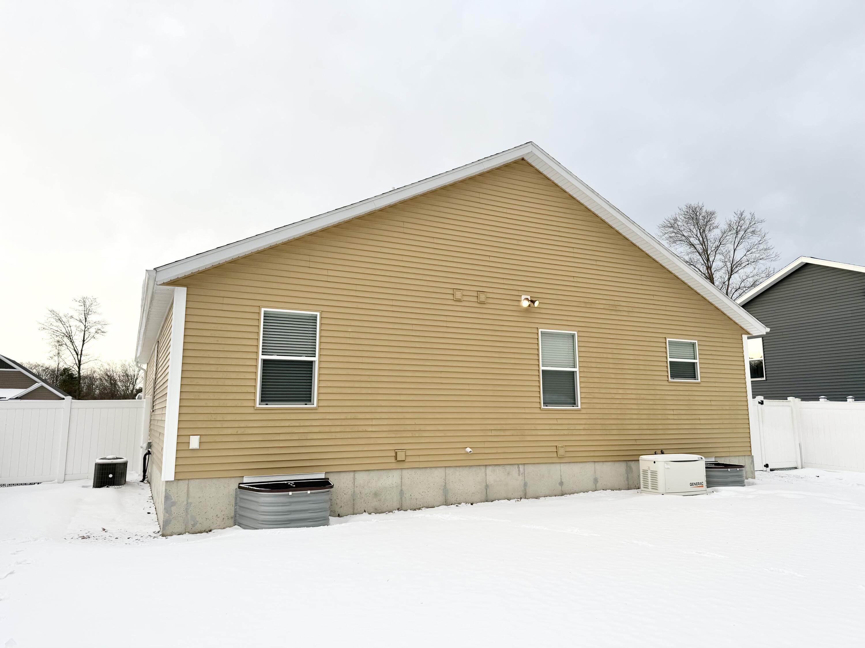 2590 Eagle Ridge Muskegon, MI 49444 - Photo 29 of 31 IMG_3696