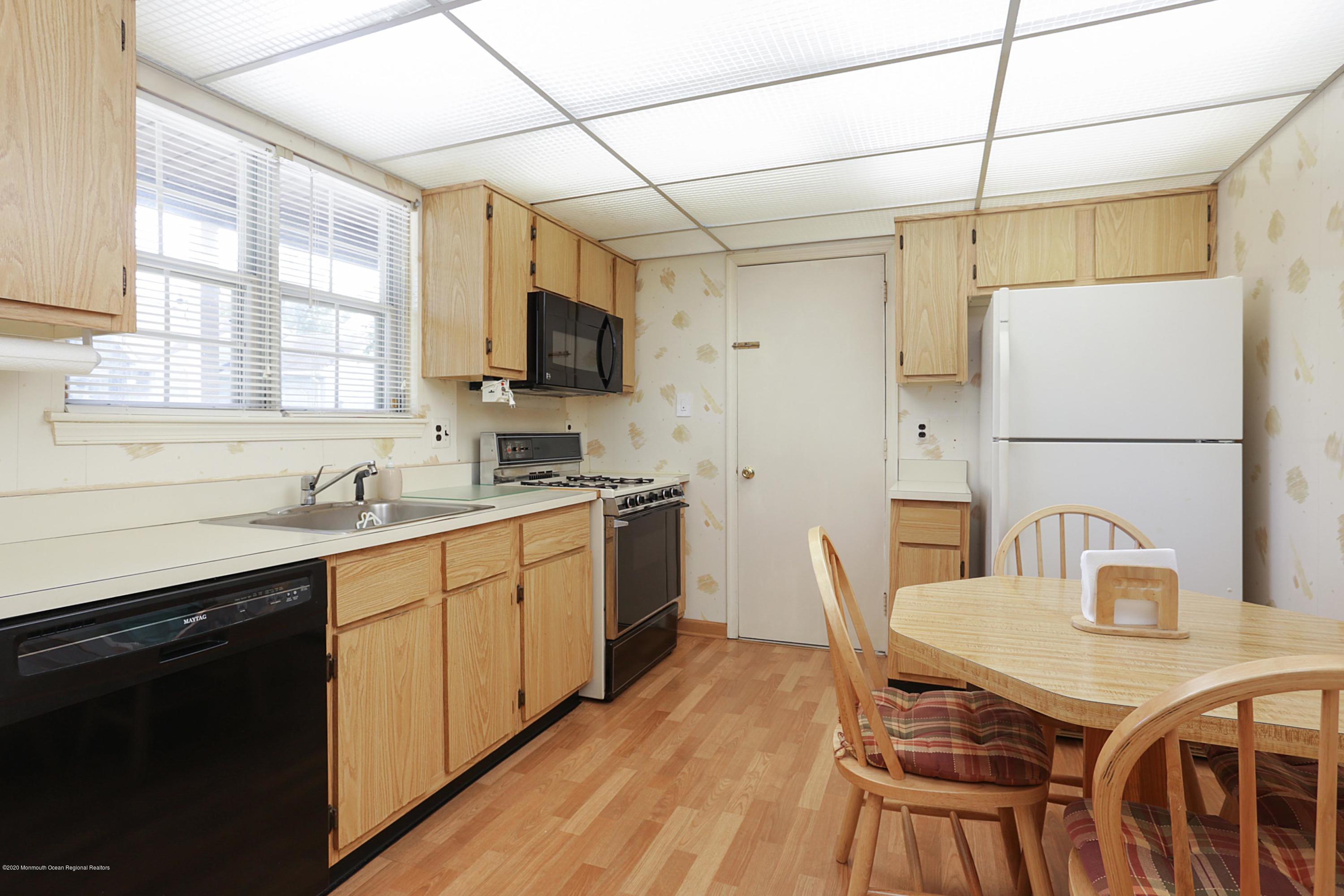 4 Carnaby Close Freehold, NJ 07728 - Photo 14 of 25 IMG_0501