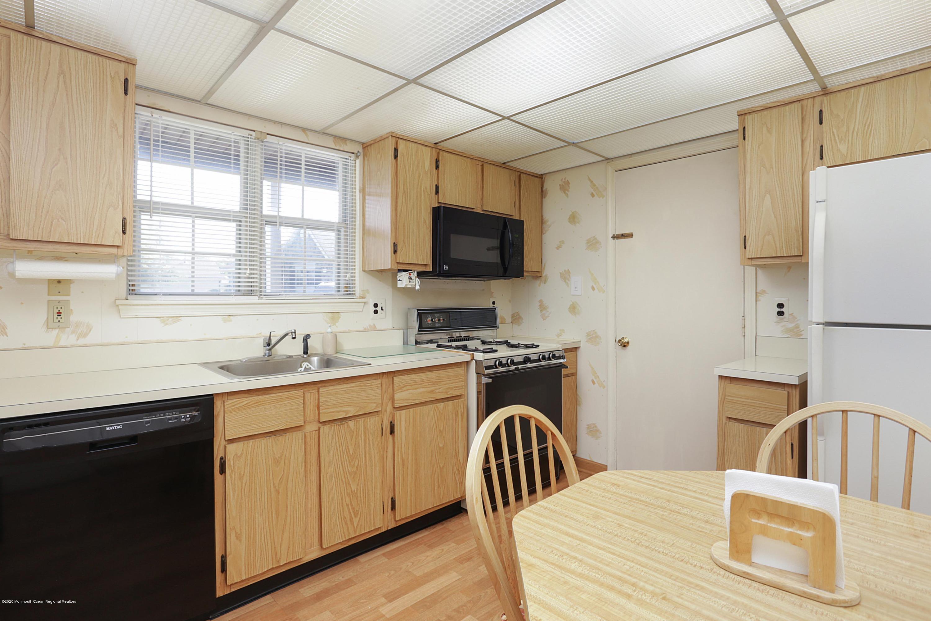 4 Carnaby Close Freehold, NJ 07728 - Photo 15 of 25 IMG_0504