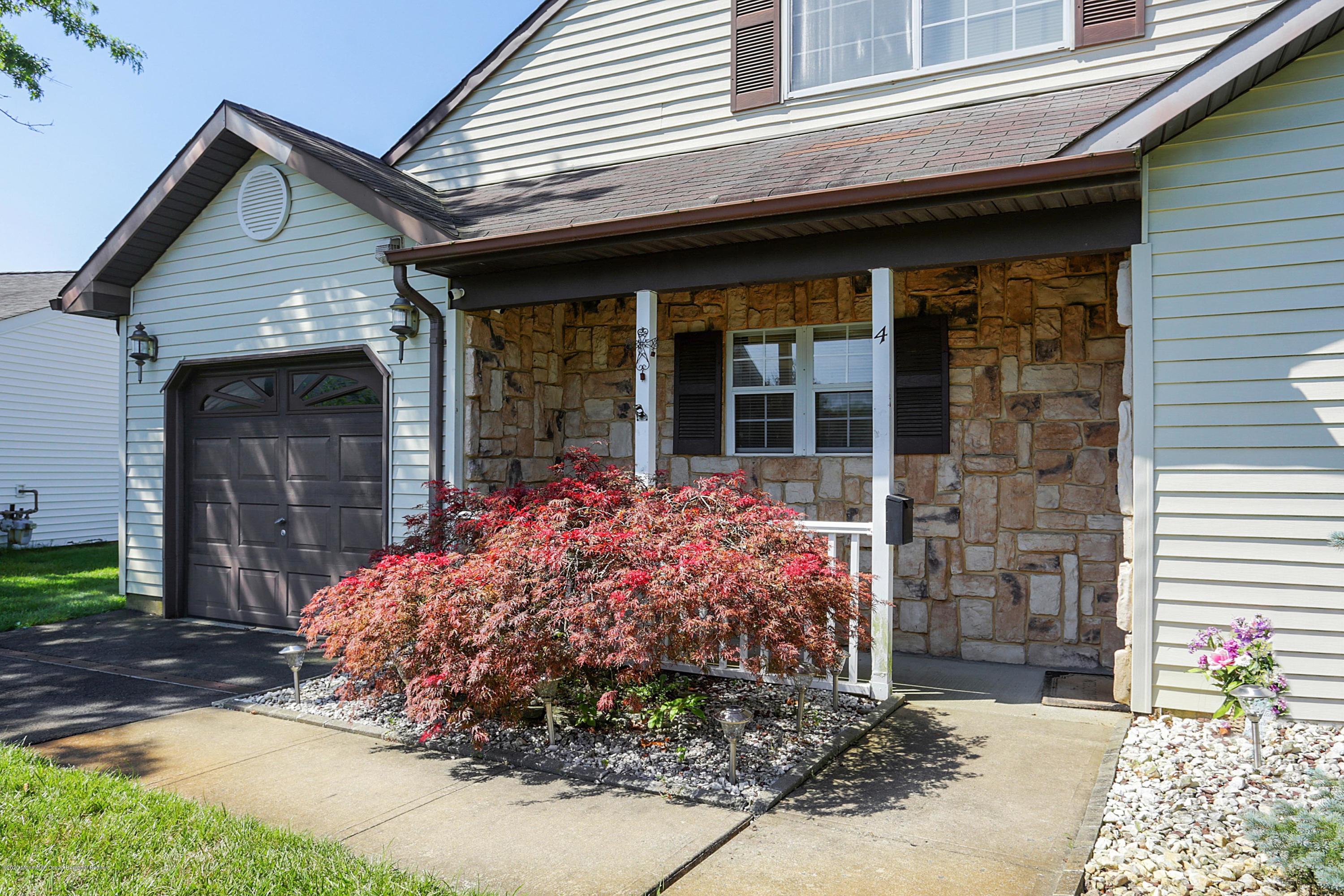 4 Carnaby Close Freehold, NJ 07728 - Photo 4 of 25 IMG_0570_1_2_3_4