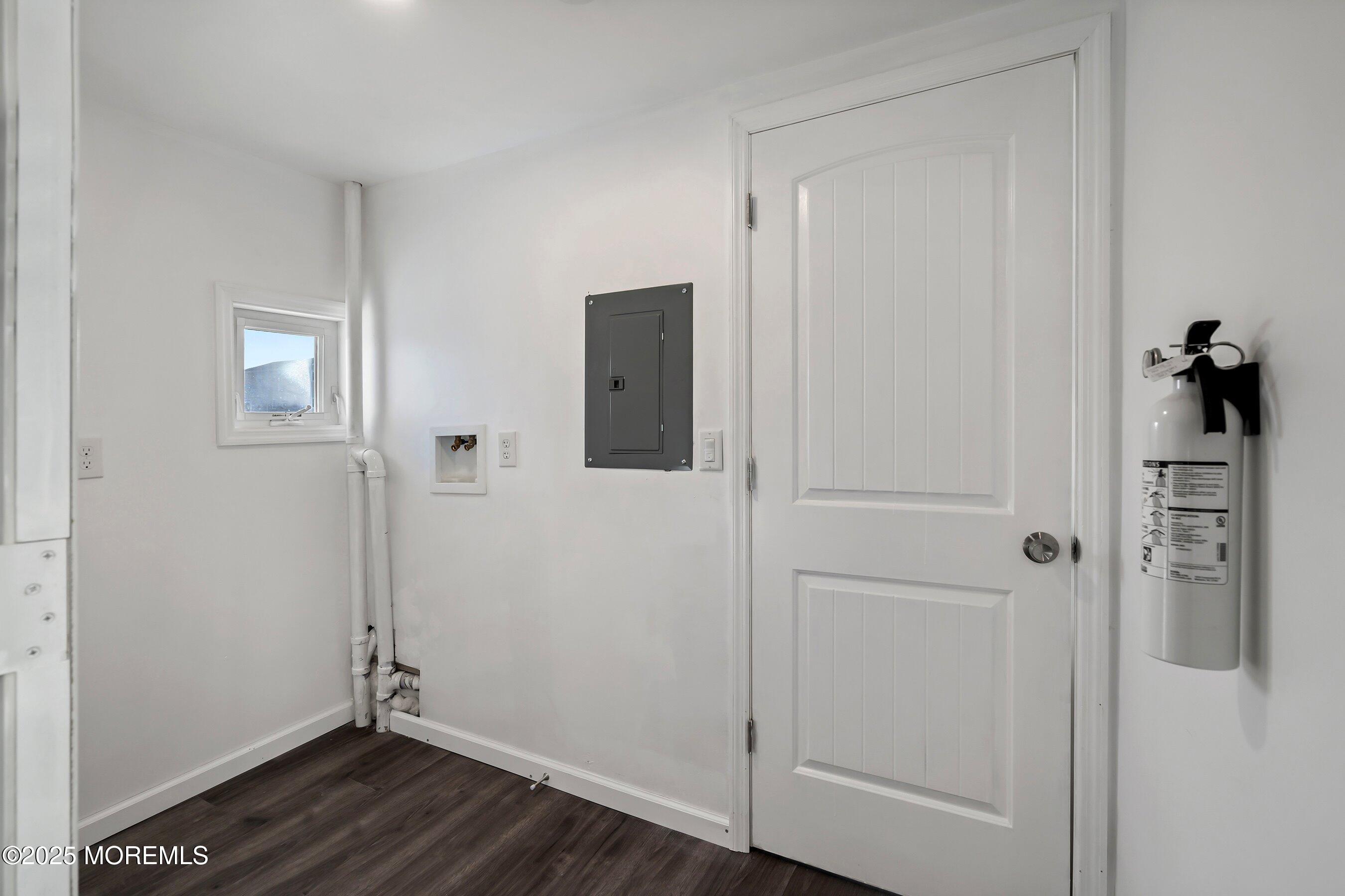 202 Heron Road Tuckerton, NJ 08087 - Photo 26 of 28 40-Laundry 1A