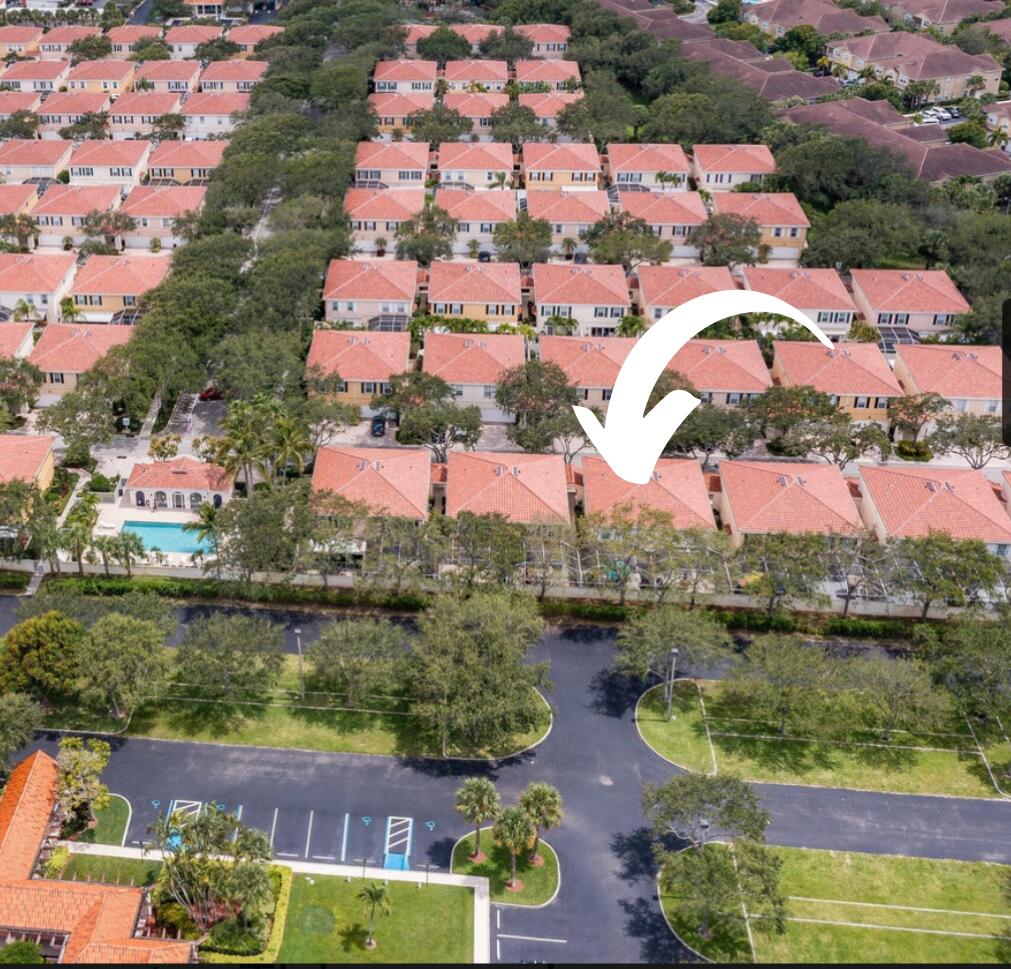 67 Live Oak Circle Tequesta, FL 33469 - Photo 2 of 50 624155CA-9302-4EC8-A328-BFFBD75D49BC