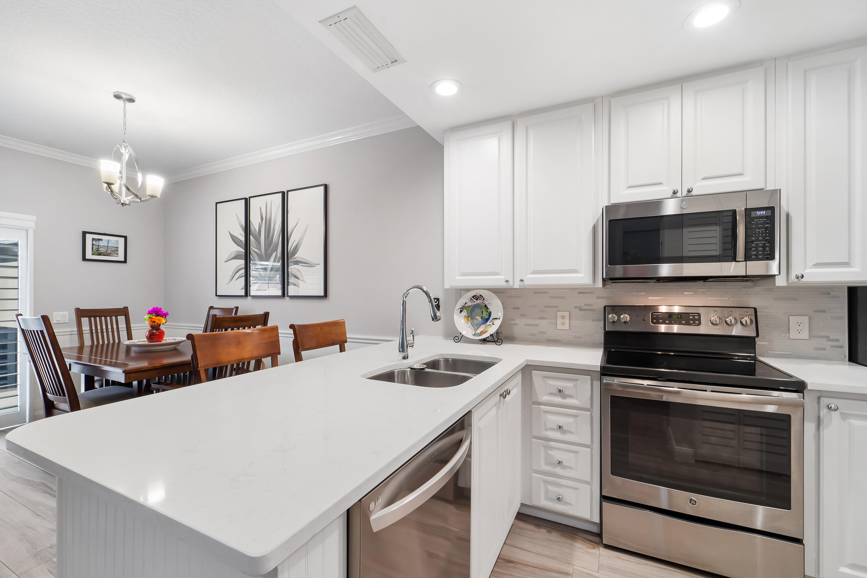 67 Live Oak Circle Tequesta, FL 33469 - Photo 7 of 50 67 Live Oak Cir 5-2