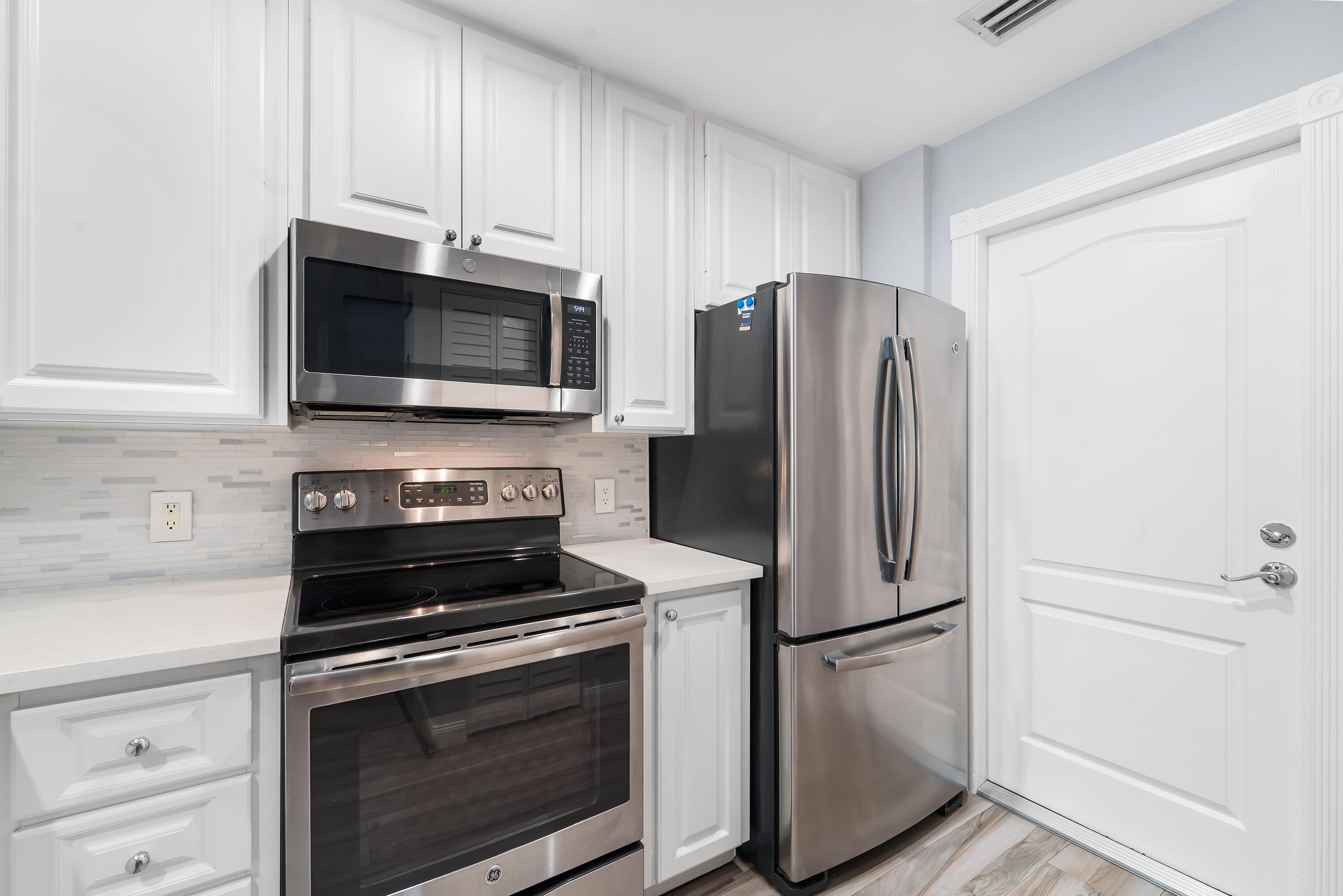 67 Live Oak Circle Tequesta, FL 33469 - Photo 8 of 50 67 Live Oak Cir 6-2