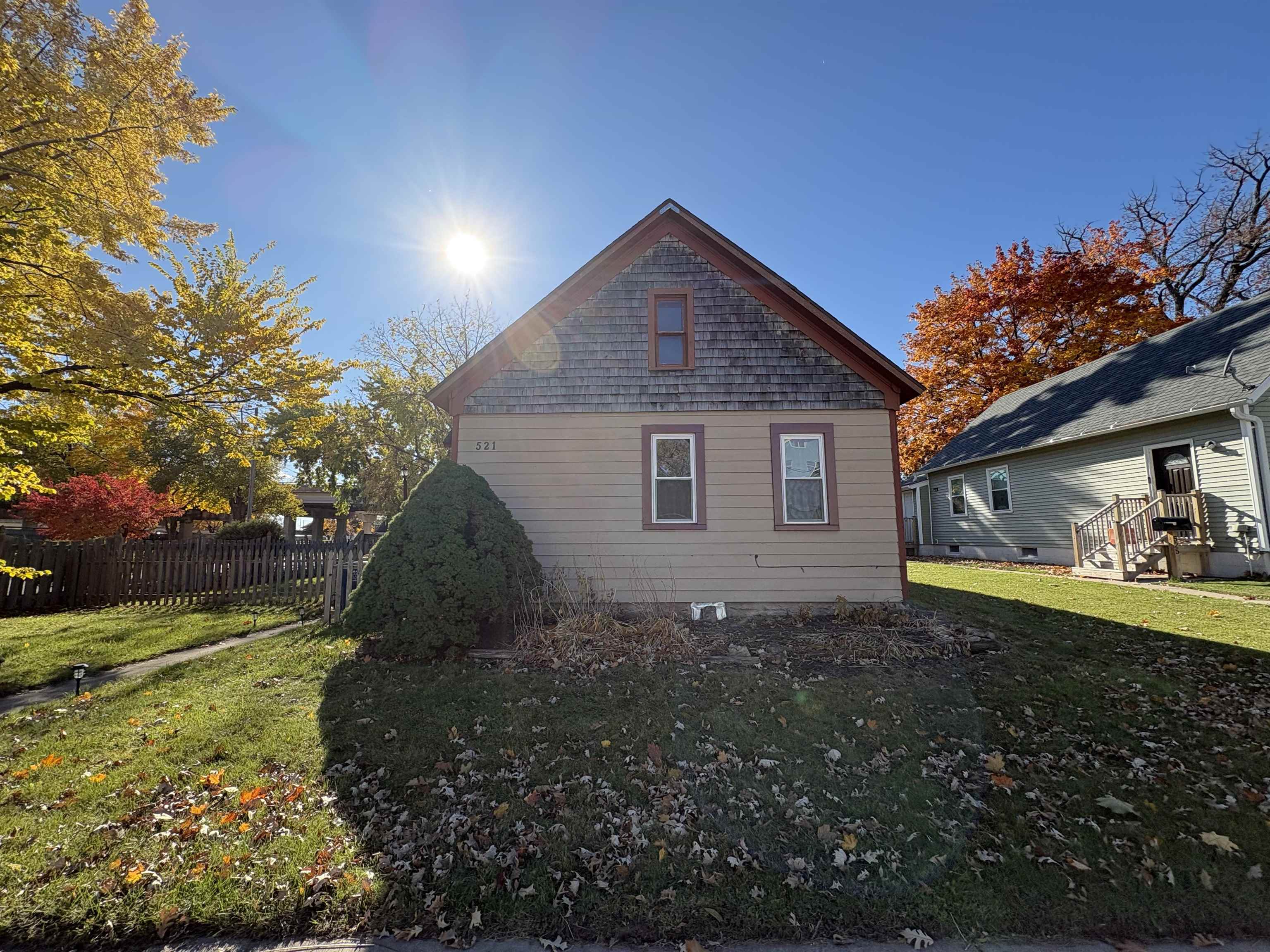 521 Clinton Street Green Bay, WI 54303 - Photo 2 of 26