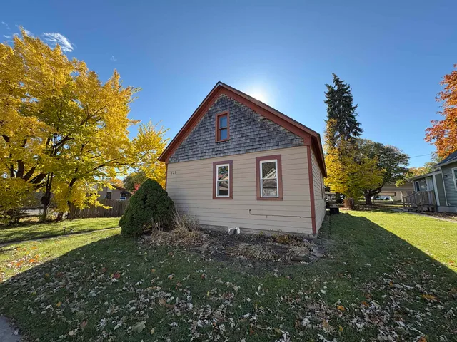 $178,000 | 521 Clinton Street, Green Bay, WI 54303