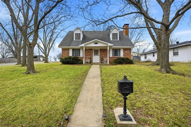 $220,000 | 231 Ross Avenue, Denison, TX 75020