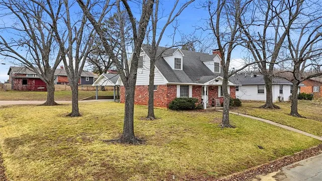 $220,000 | 231 Ross Avenue, Denison, TX 75020